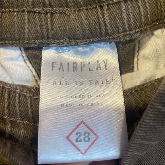 FairPlay Cropped - Picture 4 of 6